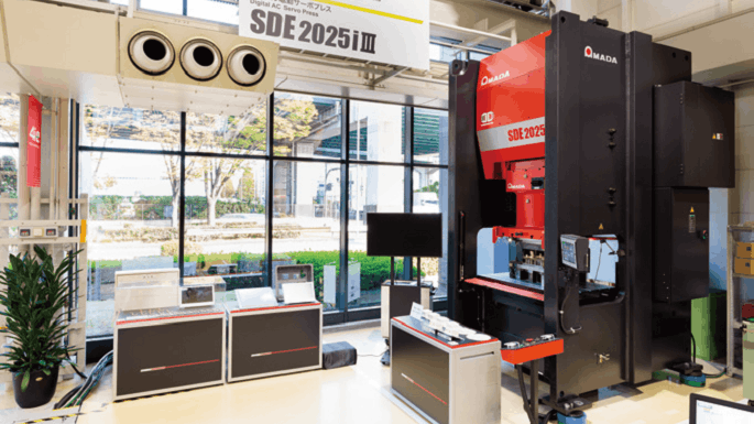 アマダプレス機展示