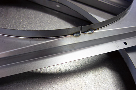 「FLW-Le」で溶接したファンガード（修正作業なし）